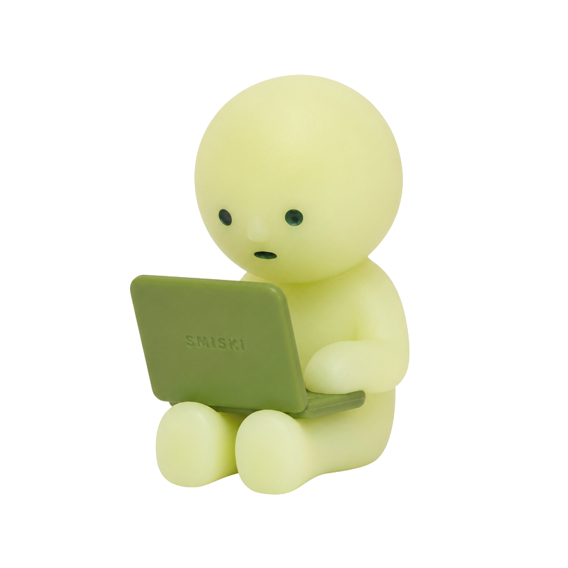 Smiski con laptop